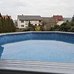 Schoene Mit Whirlpool Und Sauna * Homberg (Ohm)