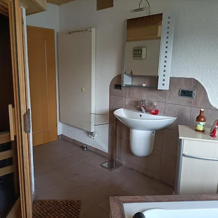 Schoene Mit Whirlpool Und Sauna * Homberg (Ohm)