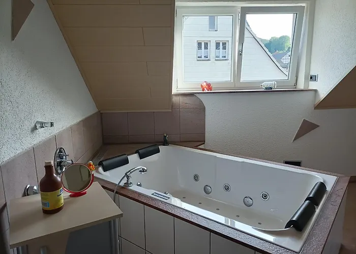 Schoene Mit Whirlpool Und Sauna Homberg (Ohm)